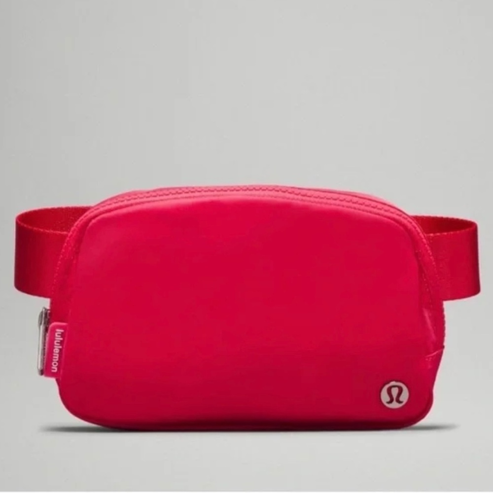 BNWOT Lululemon belt bag 1L